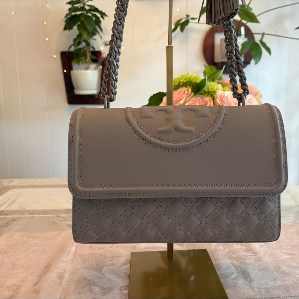 NWOT Tory Burch Fleming, shoulder bag, in gray herring.